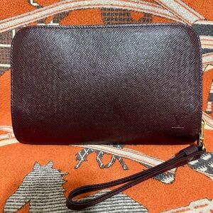 LOUIS VUITTON❤️🌟VI0998 TAIGA BURGUNDY CLUTCH⭐️